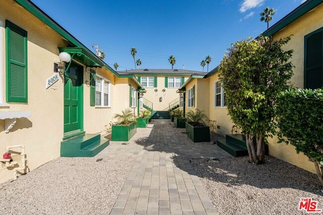 Building Photo - 2308 Pisani Pl