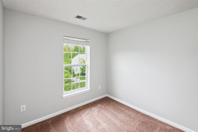 Building Photo - 1442 Pangbourne Way