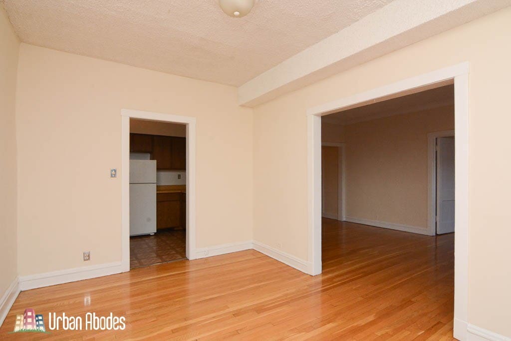 Building Photo - 3523 N Racine Ave