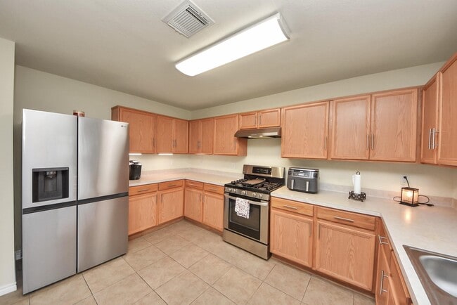 Building Photo - 17006 Kemble Creek Dr