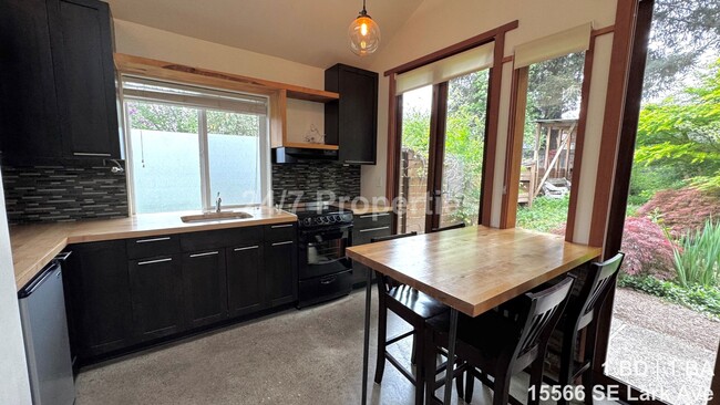 Building Photo - Beautiful 1 BD | 1 BA ADU with Driveway Parking - Milwaukie