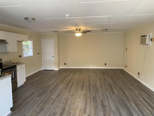 Building Photo - 247 Sherwood Dr