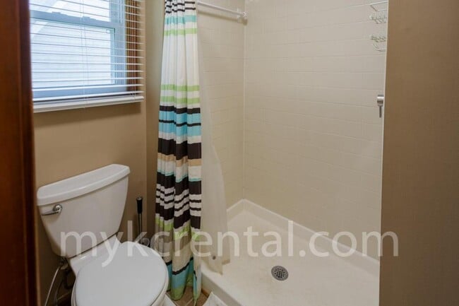 Building Photo - 2024 S Downing St