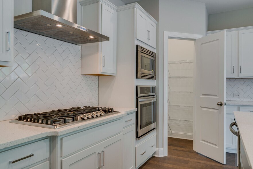 Building Photo - 208 Woodhall Ct