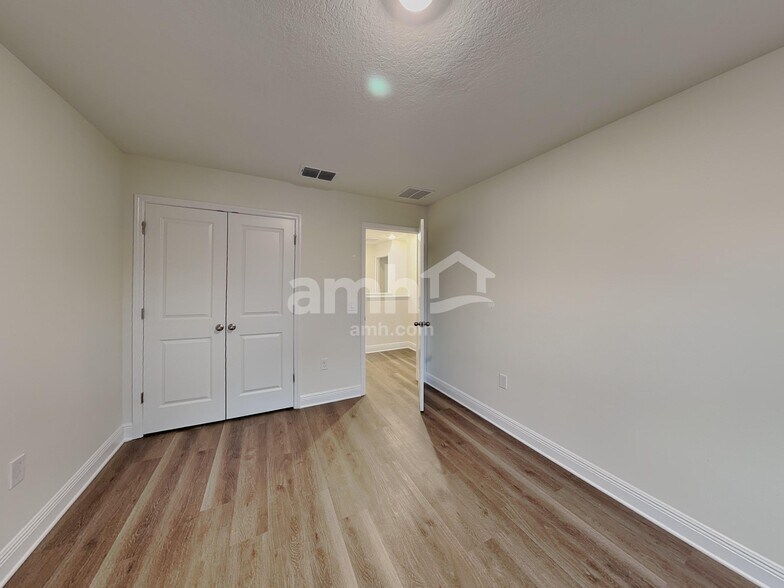 Building Photo - 5964 Sycamore Pl St