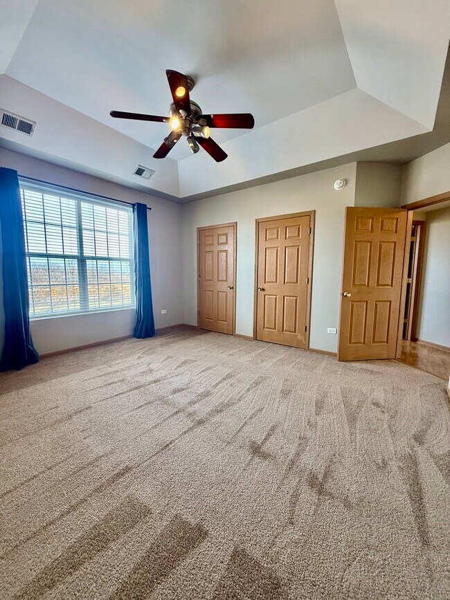 Building Photo - 16600 Liberty Cir