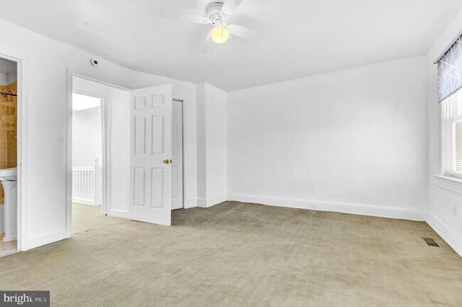 Building Photo - 1852 5th St NW