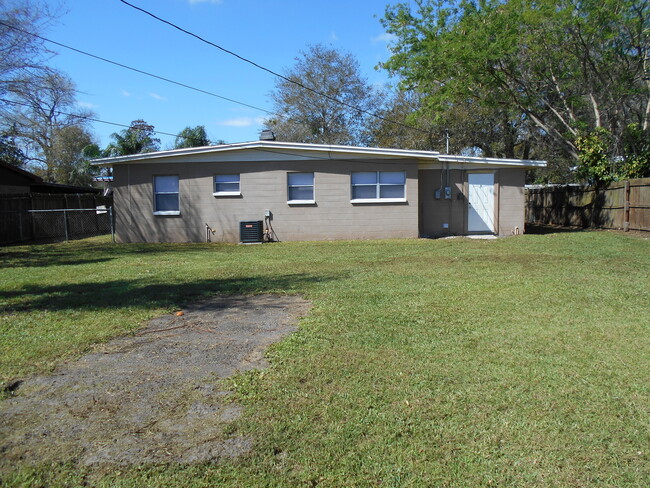 Building Photo - Three Bedroom One Bath - Bartow - Fenced b...