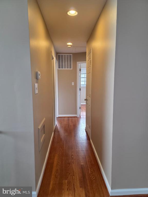 Building Photo - 6212 Thomas Dr