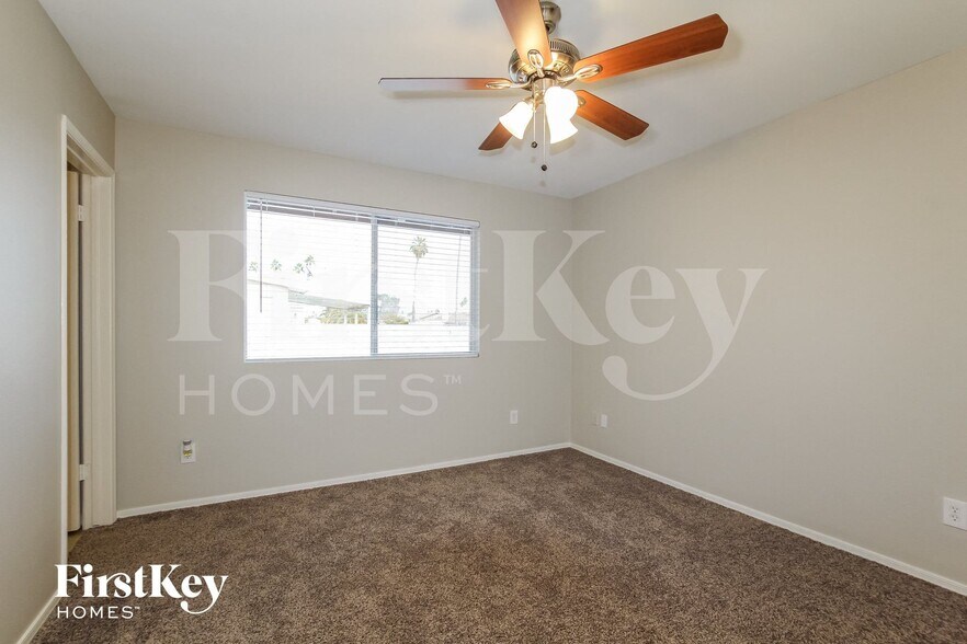 Building Photo - 4237 W Brown St