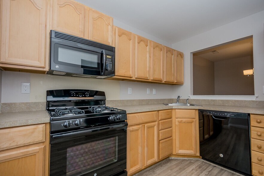 Building Photo - 413 Atlanta Court