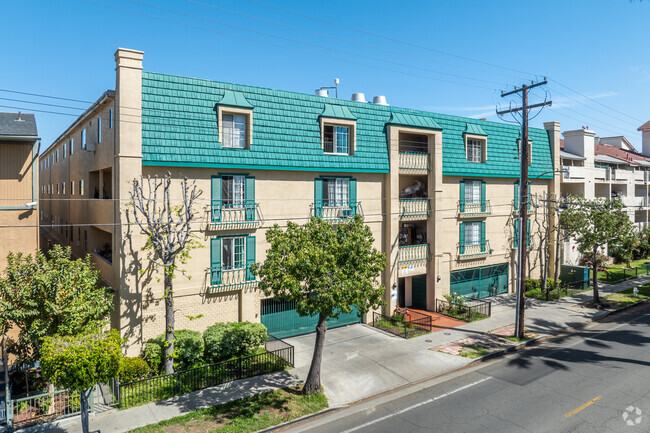 Building Photo - Ross Manor