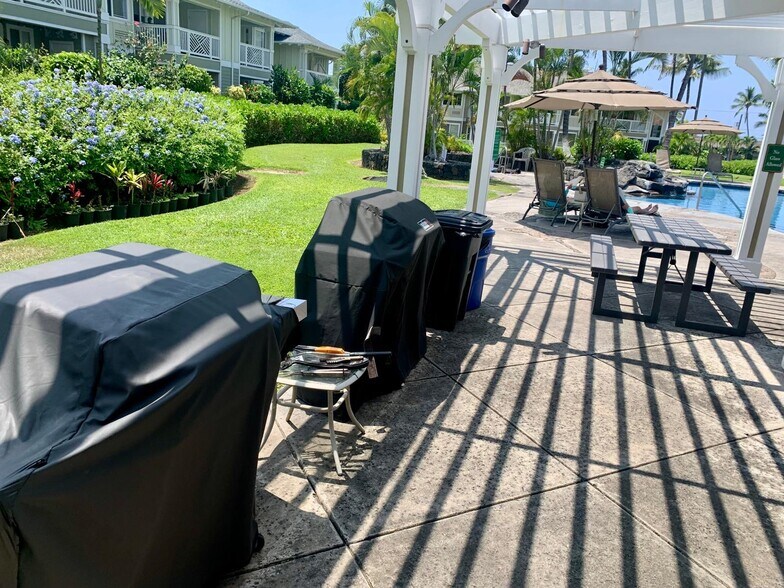 Building Photo - 75-6009 Alii Dr