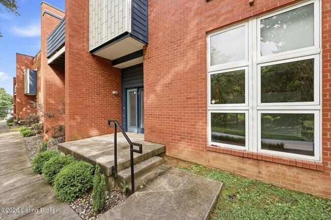 Building Photo - 2745 Grinstead Dr