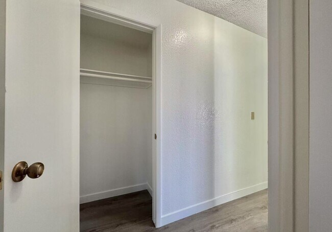 Building Photo - 4724 Nara Vista Way