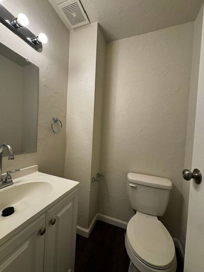 Building Photo - 3014 Starlight Cir