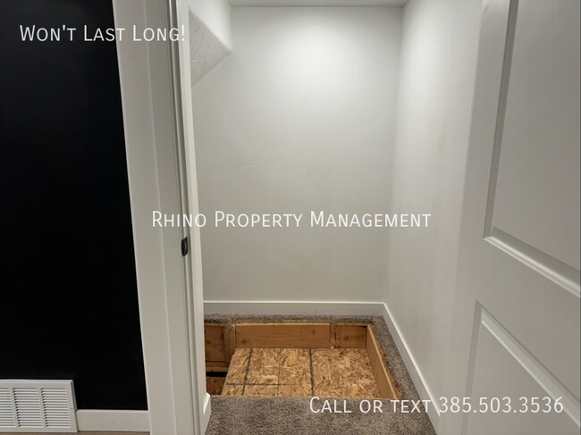 Building Photo - 429 N Northshore Dr