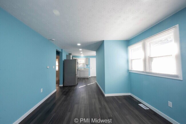 Building Photo - "Charming 3-Bed, 2-Bath Home in Indianapol...