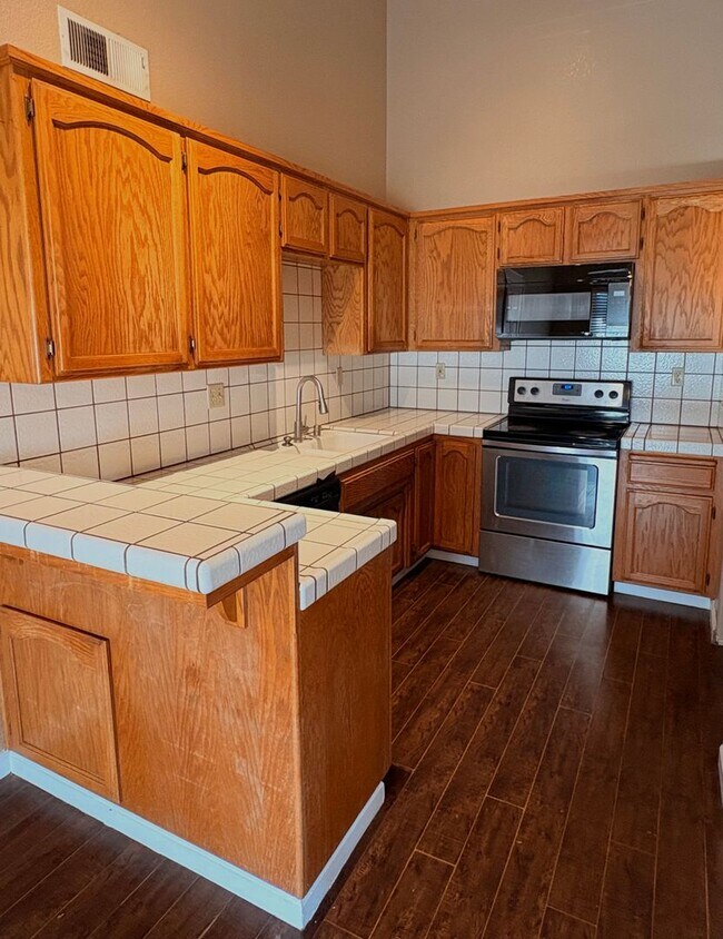 Building Photo - 2 WEEKS FREE RENT March Special - Roomy 4-bedroom house in Waterford