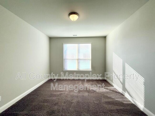 Building Photo - 950 Dartford Dr
