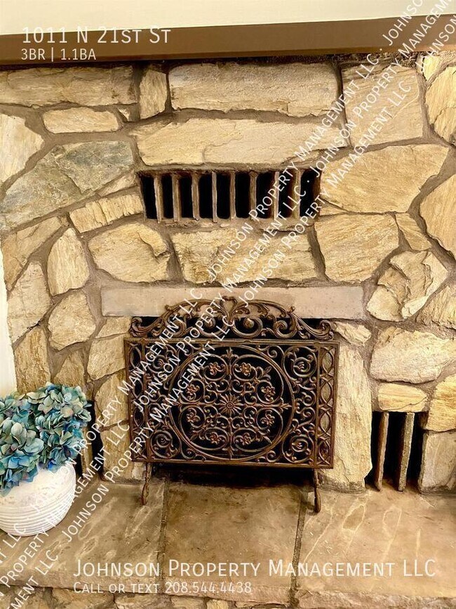 Building Photo - 1011 N 21st St