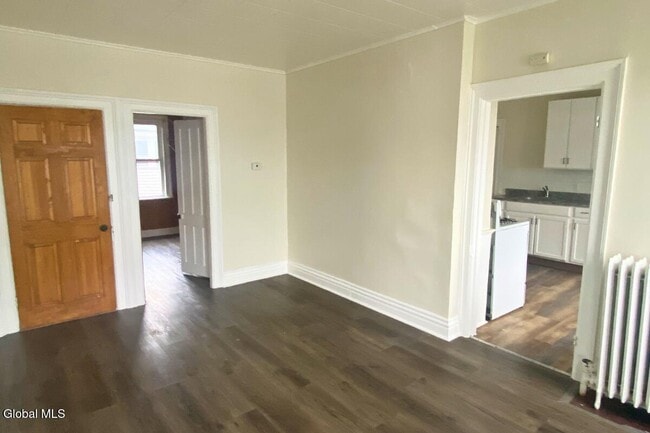 Building Photo - 163 Paine St