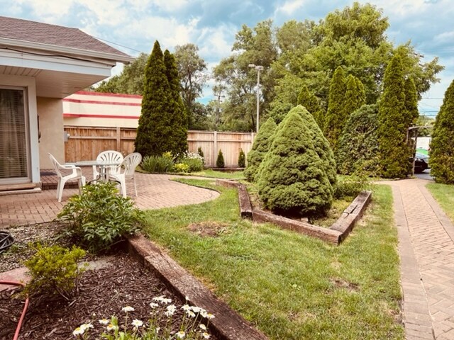 Building Photo - 127 N Northwest Hwy