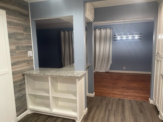 Building Photo - 10020 Losa Dr