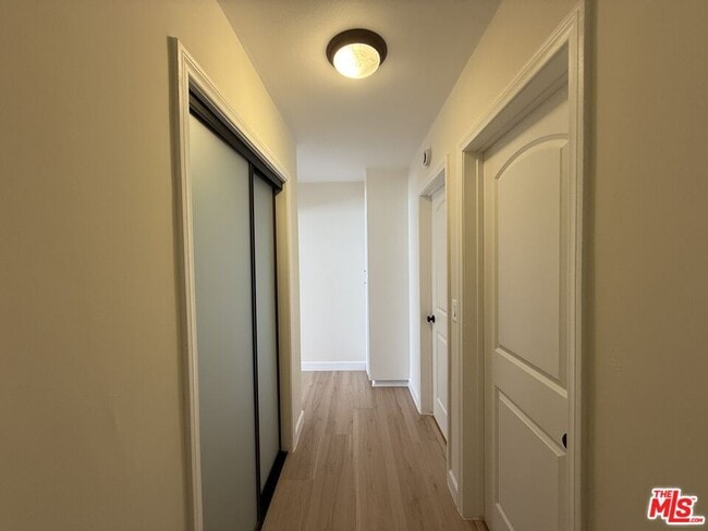 Building Photo - 314 S Clark Dr