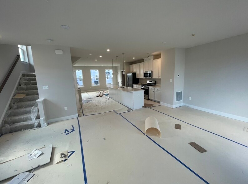 Building Photo - 2143 Otter Creek Cir