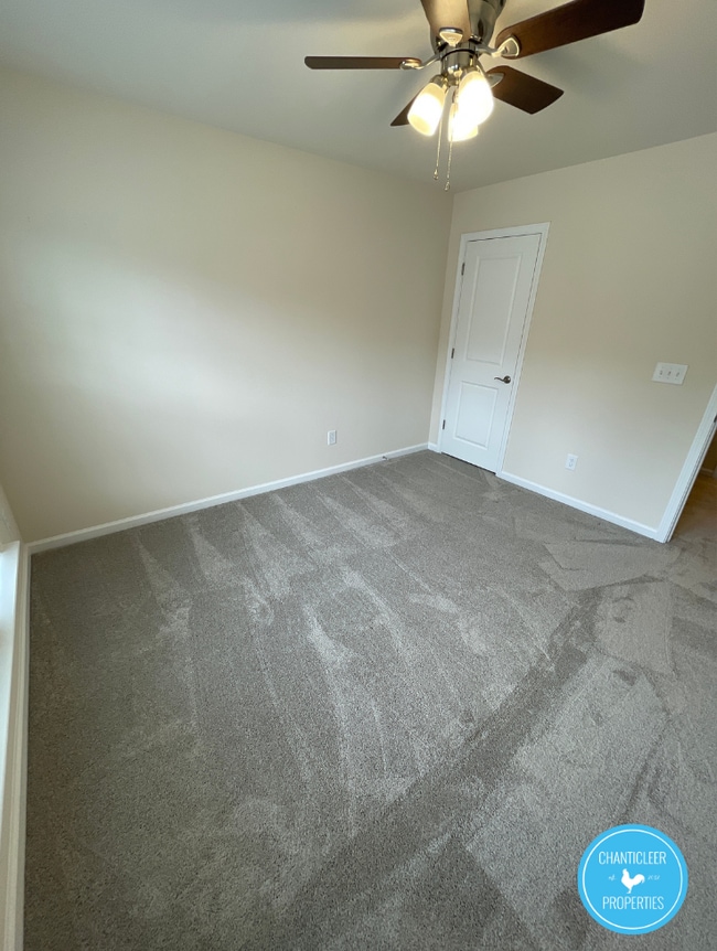 Building Photo - 222 White Oak Ridge Dr