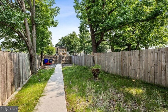 Building Photo - 4071 Bluebird Dr