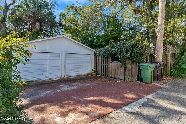 Building Photo - 68 Saragossa St