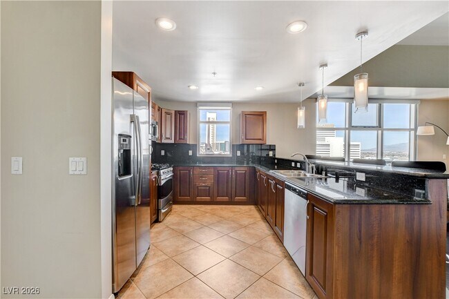 Building Photo - 150 S Las Vegas Blvd