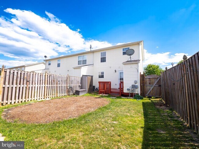 Building Photo - 173 Equestrian Dr