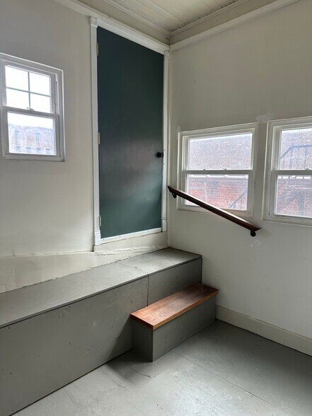 Building Photo - 740 Cumberland St
