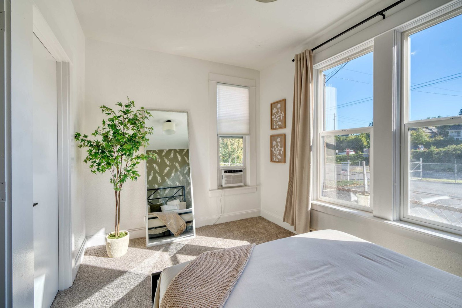 Building Photo - 3029 S Water Ave