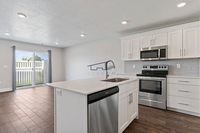 Building Photo - 6471 Aspen Ln