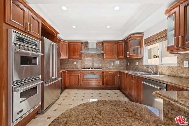 Building Photo - 11723 Mayfield Ave