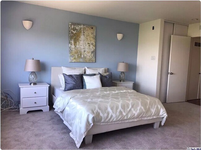 Building Photo - Stunning apartment in Baldwin Hills