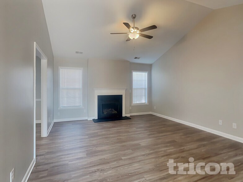 Building Photo - 1617 Faircrest Ln