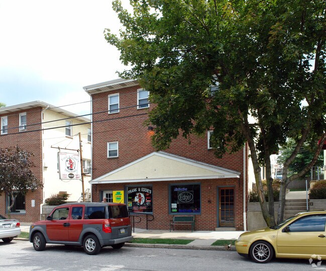Building Photo - Colwell Arms
