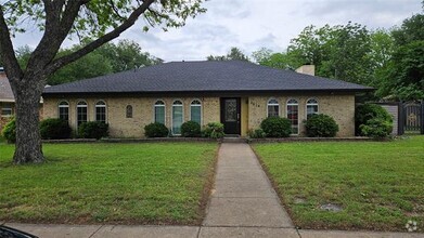 Building Photo - 2418 Ingleside Dr