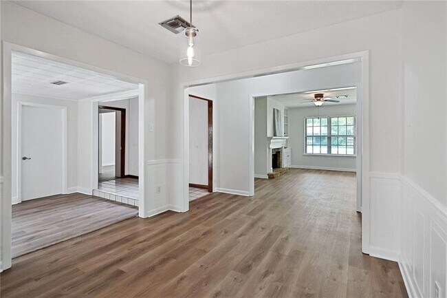 Building Photo - 401 Inspiration Ln