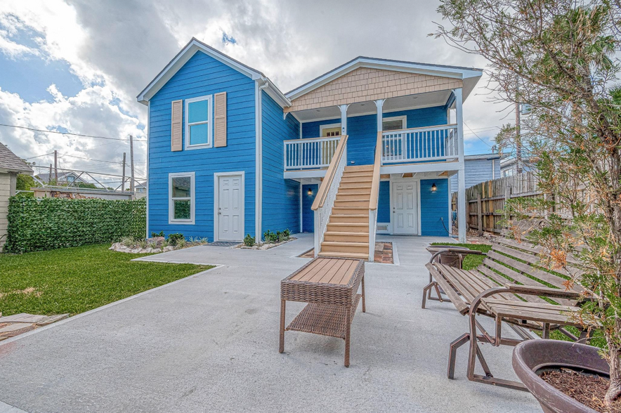 Front house view - 1110 Avenue K