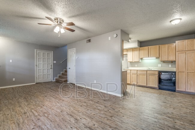 Building Photo - 5330 Kenosha Ave