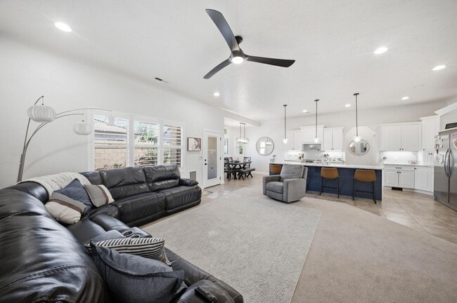 Building Photo - Home with Chef’s Kitchen & RV Parking