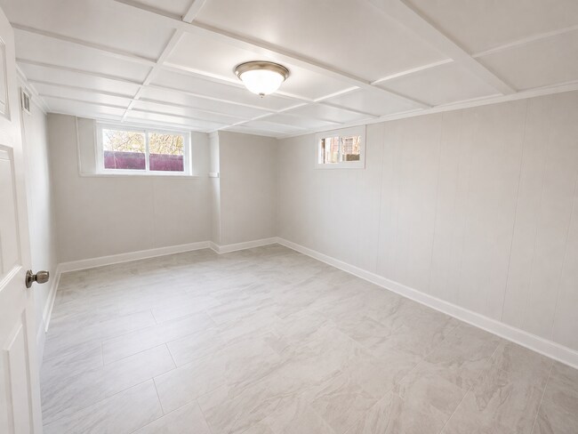 Building Photo - 3905 Millersville Dr