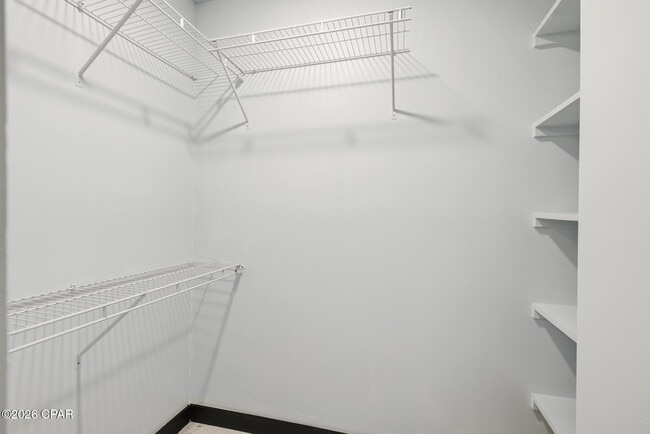 Building Photo - 1808 Chestnut Ave