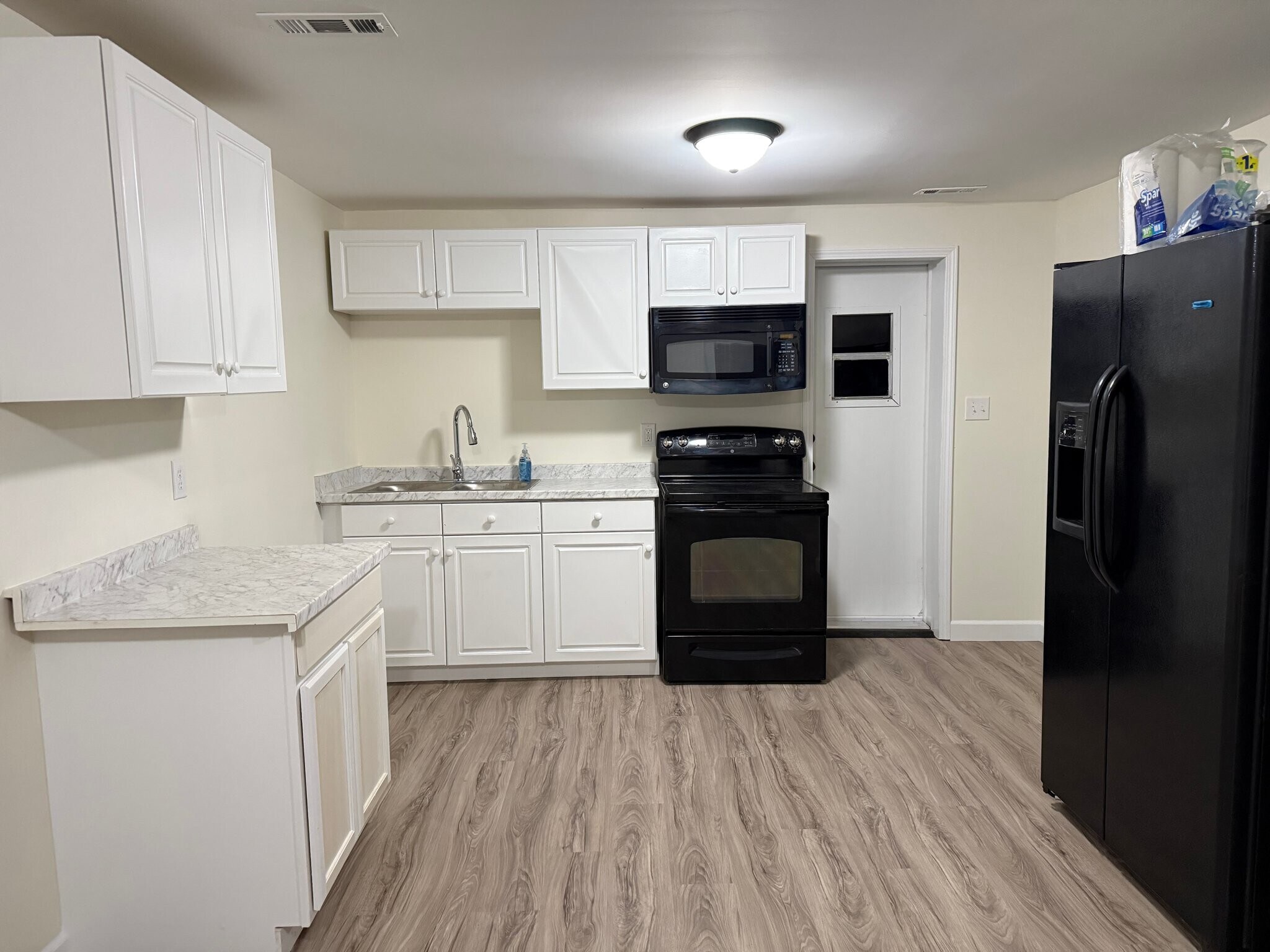 Building Photo - 2602 S Purvis Dr